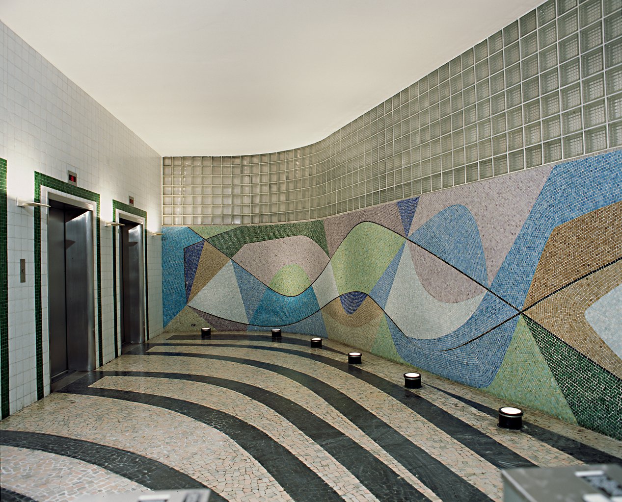 Hall dos elevadores do Ed. Seguradoras